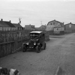 Miquelon - Village et voiture